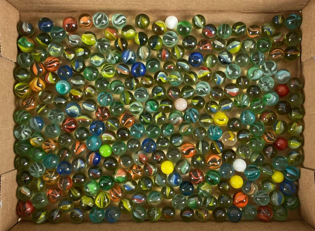 Group of 260+ Vintage Cats Eye Glass Marbles: Includes solids, 5/8 inches