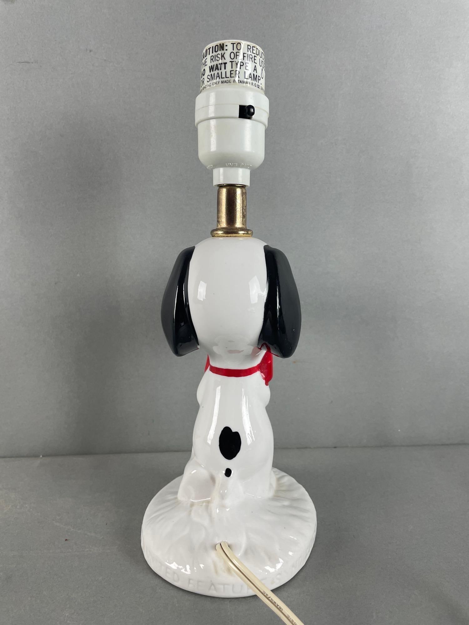 Vintage Snoopy Table Lamp - 3