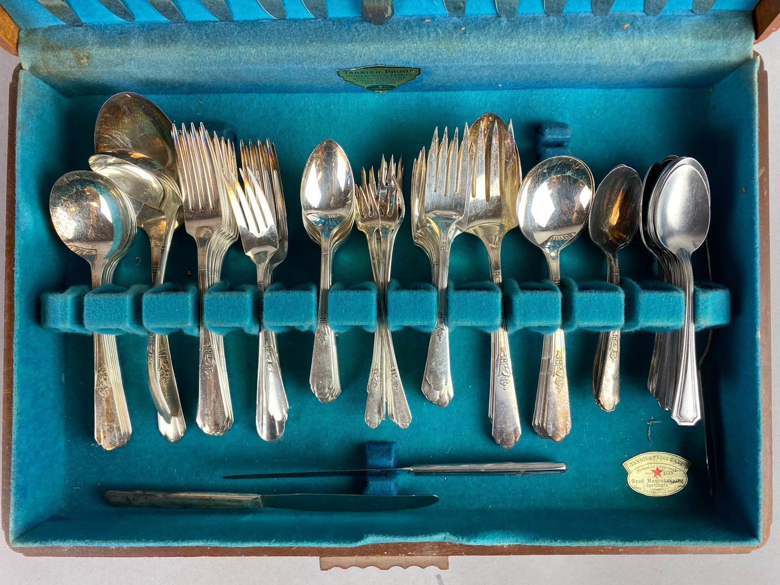 Vintage Oneida Silver Plated Silverware Set - 2