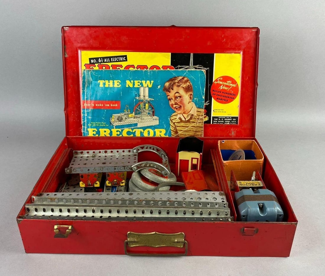 Vintage 1954 Gilbert Erector Set: Unsure completion. Case measures H 3 x W 10 x L 16 inches. Missing latch.