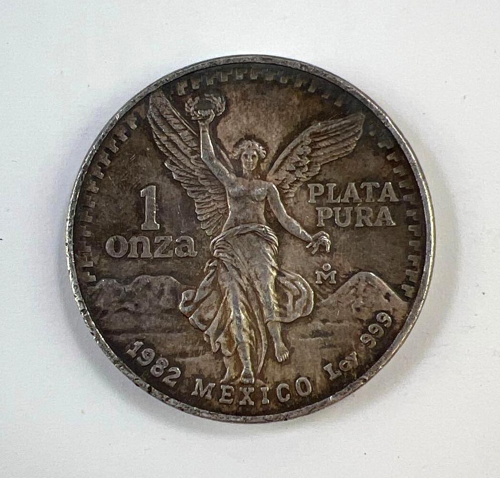 1982 Mexico 1 oz .999 Fine Silver Libertad Coin: 1982 Mexico 1 oz .999 Fine Silver Libertad Coin