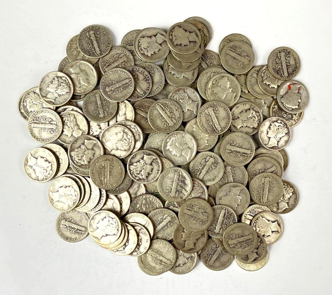 Group of 148 US Mercury 90% Silver Dimes: Group of 148 US Mercury 90% Silver Dimes