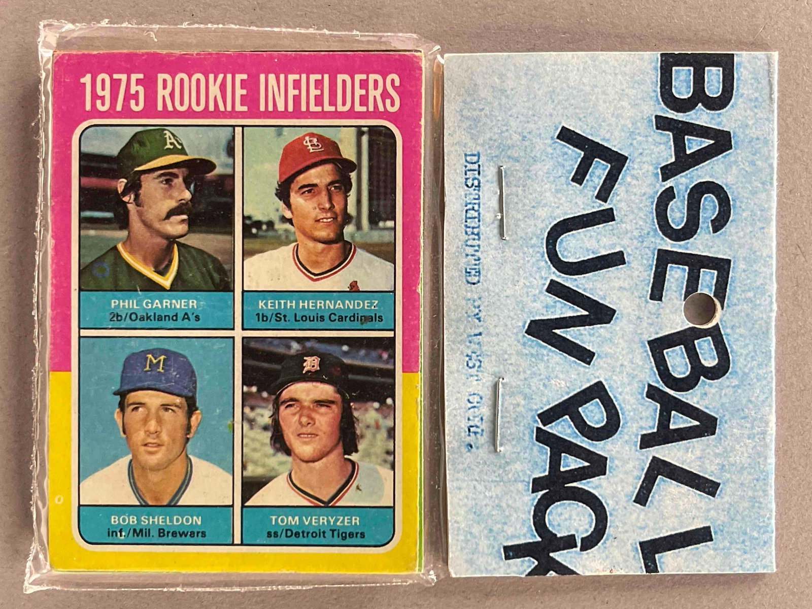 1975 Topps Baseball West Corps Cell Fun Pack with Hernandez Rookie: 10 - Crads per pack, West corps was a repacking company in the 1970s