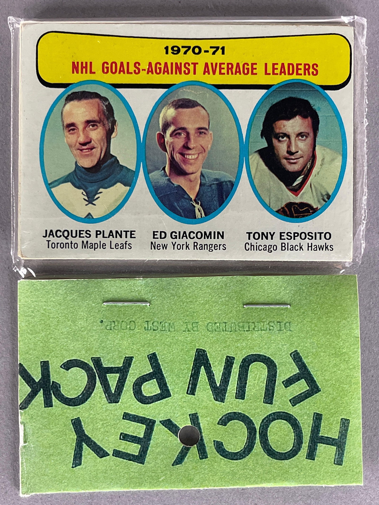 1971 - 72 Topps Hockey West Corps Cell Fun Pack: 10 - Crads per pack, West corps was a repacking company in the 1970s