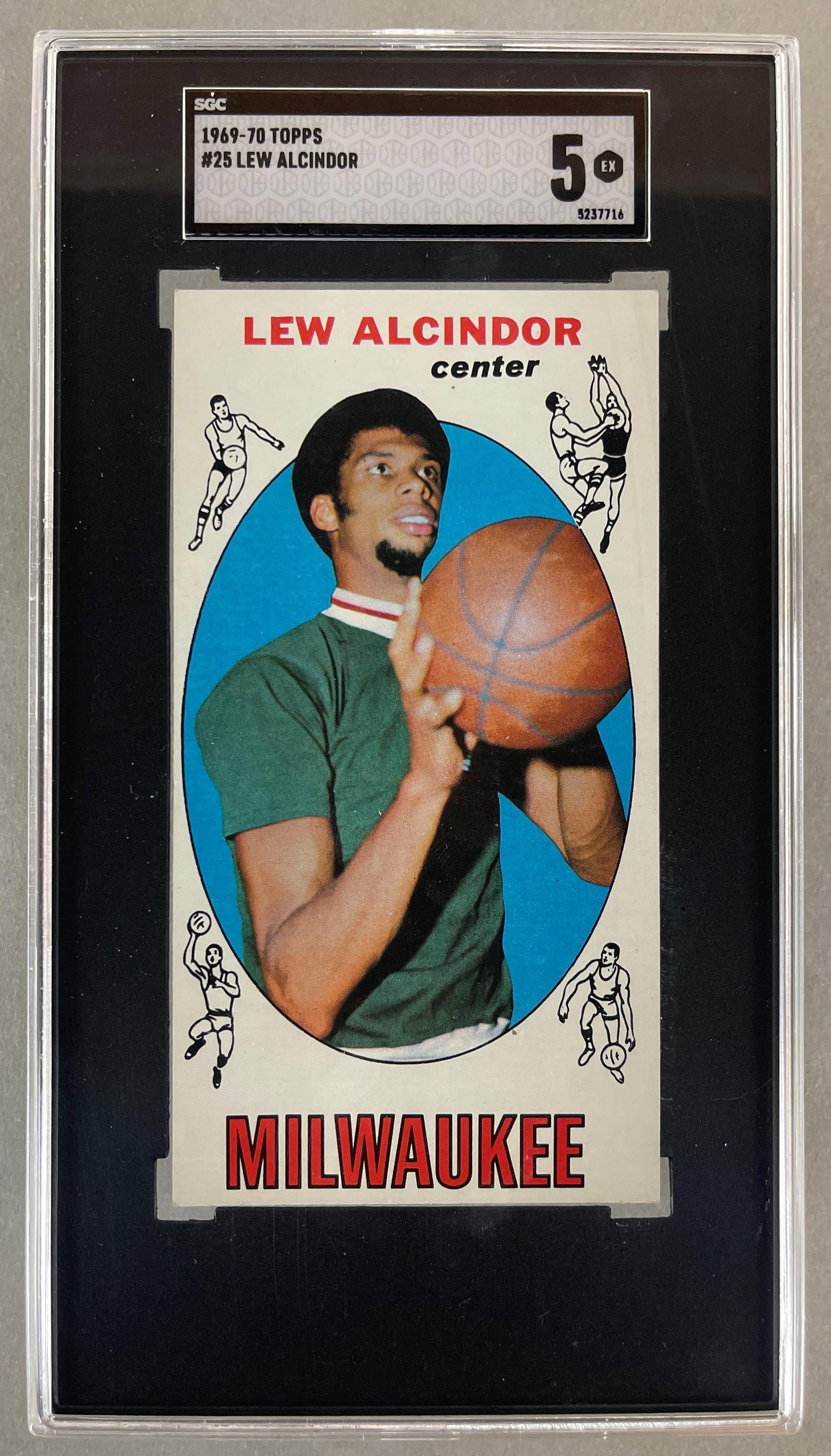 1969 - 70 Topps Lew Alcindor #25 SGC 5 Rookie (1 of 2)