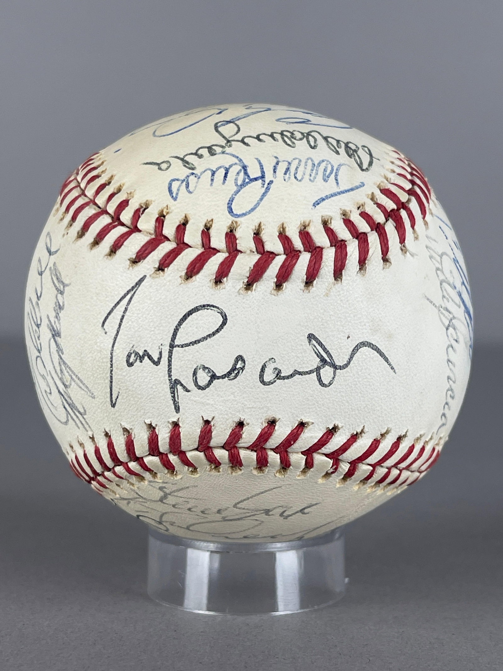 1986 Los Angeles Dodgers Team Signed Baseball with 22 Autos: Nice looking ball, Details in final photo