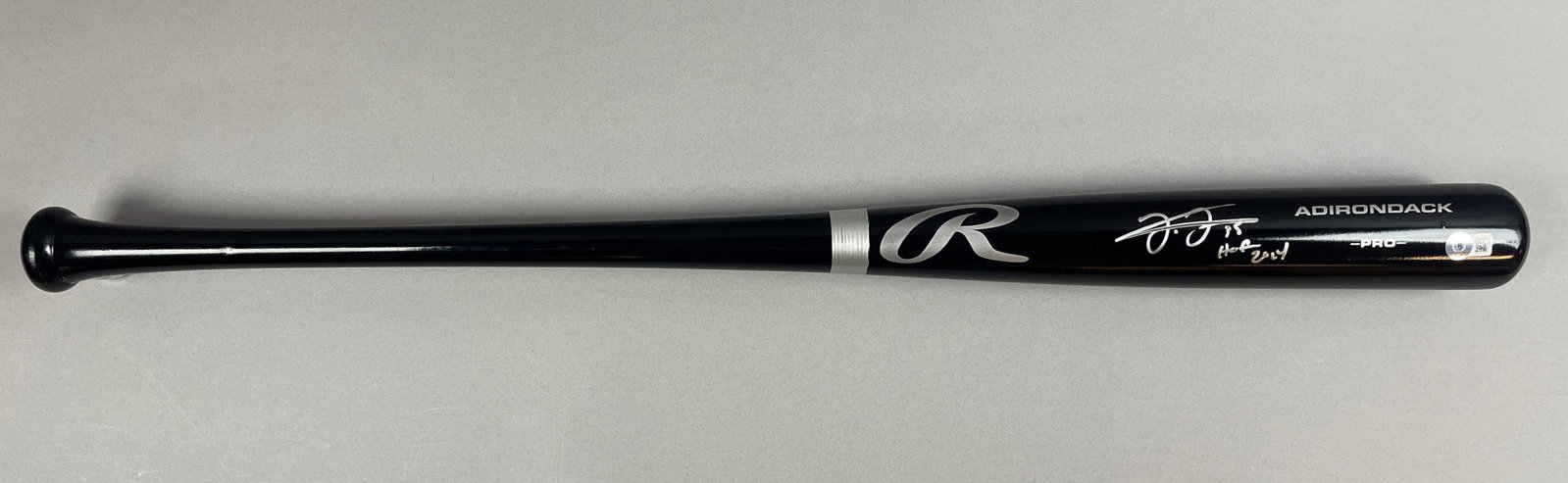Frank Thomas Signed Rawling Adirondack Pro Bat with Beckett COA: Autographed Frank Thomas #35 HOF14, with Beckett COA Sticker, Measures 34 Inches and 35 Ounces