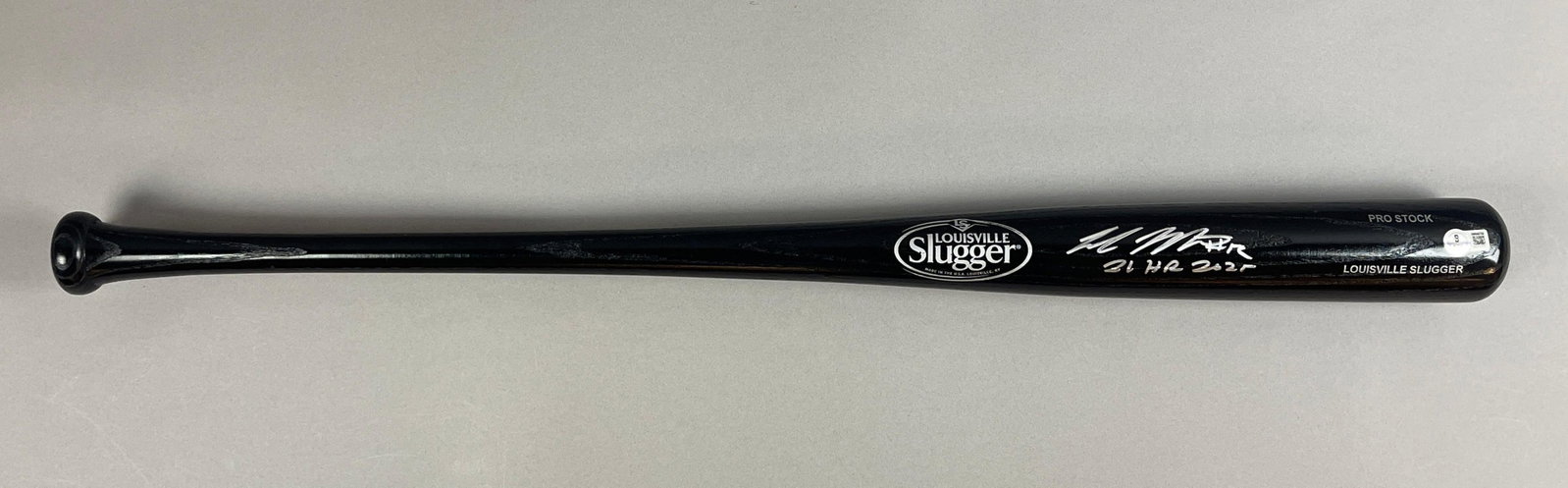Colson Montgomery Signed Louisville Slugger Pro Stock Bat with Beckett COA: Autographed Colson Montgomery 21 HR 2025, with Beckett COA Sticker, Measures 34 Inches 34 Ounces