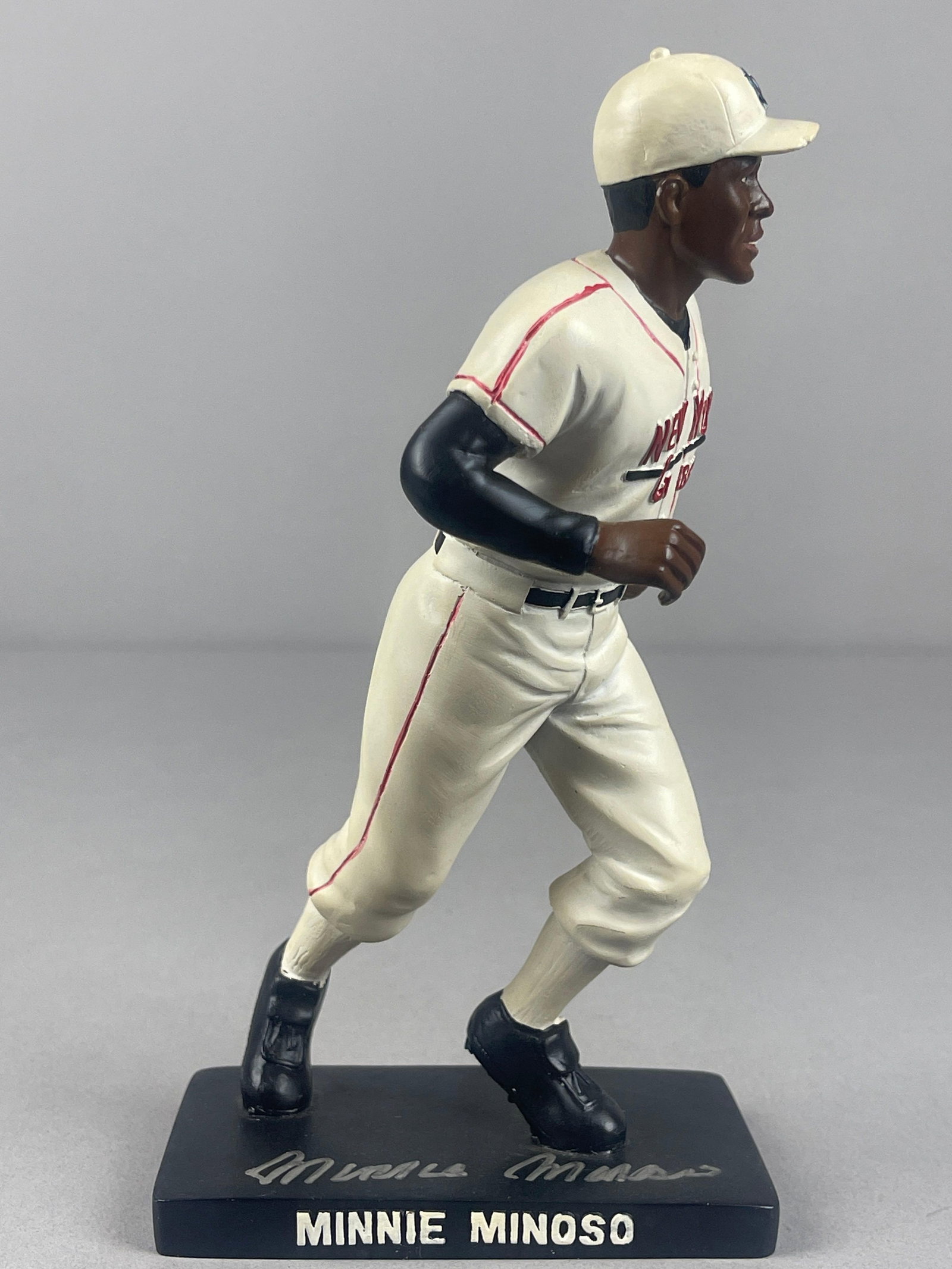 Rare 2008 Hartland Negro League Minnie Minoso Signed Figurine Statute 101/150: Autographed Minnie Minoso, Measures 4 1/4 x 4 x 8 Inches
