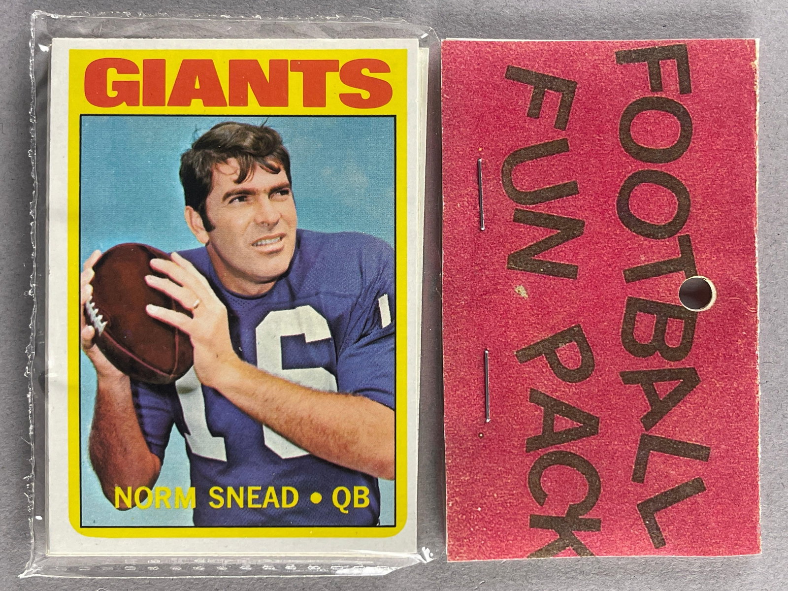 1972 Topps Football West Corps Cello Fun Pack (1 of 2)