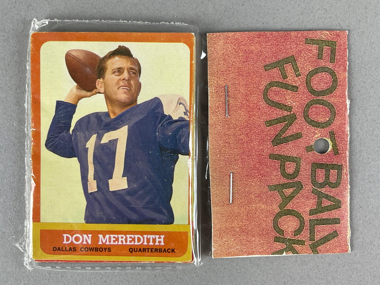 1963 Topps Football West Corps Cello Fun Pack with Meredith on the Top: 10 - Cards per pack, West Corps was a repacking company in the 1970s