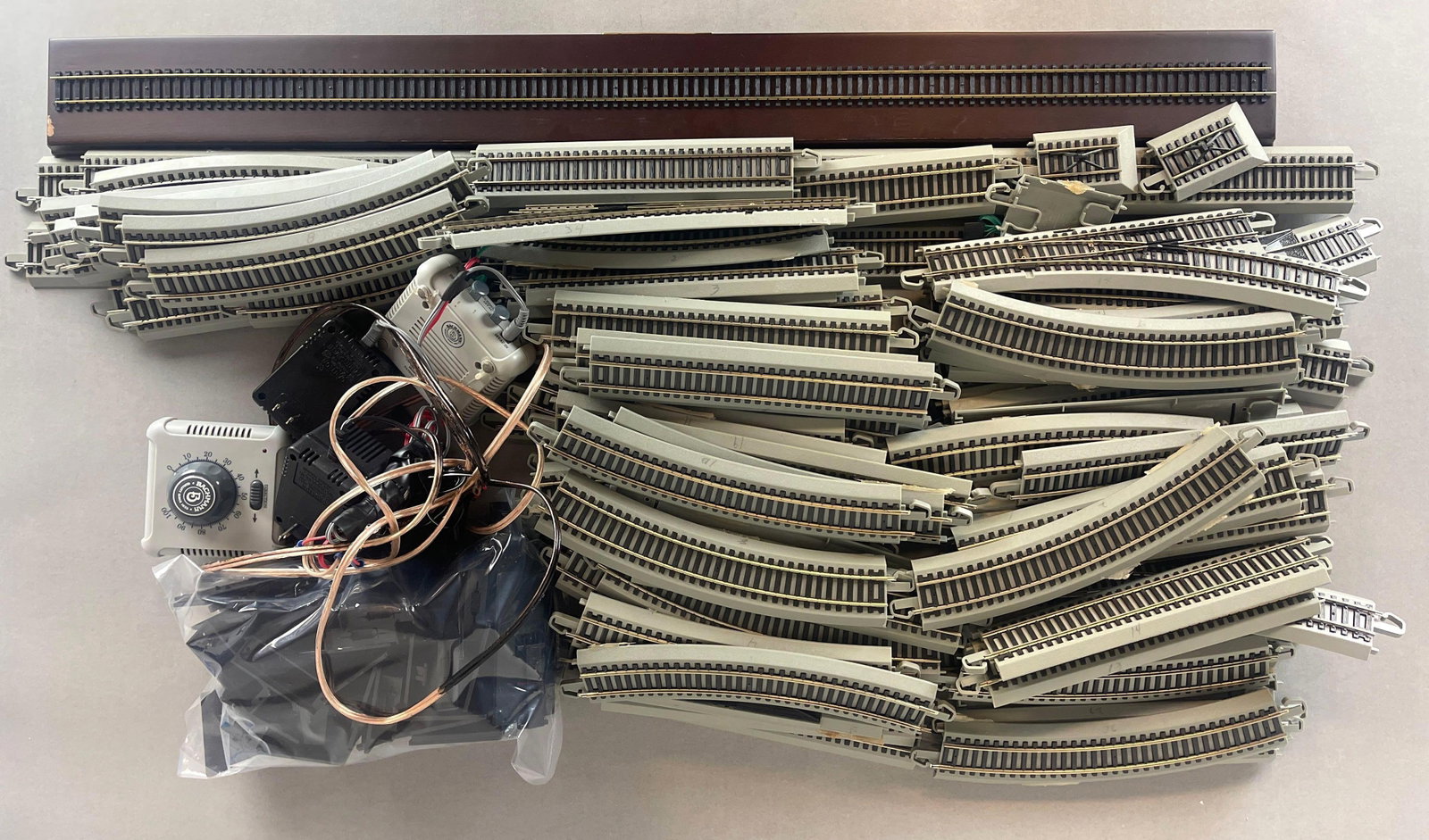Large Group of Hawthorne Village Bachman EZ Track Train Tracks and 2 Power Controllers: Includes 75+ Track pieces, with Chicago Bears express display track, and More, Largest Measures 39 1/2 x 1 1/2 Inches