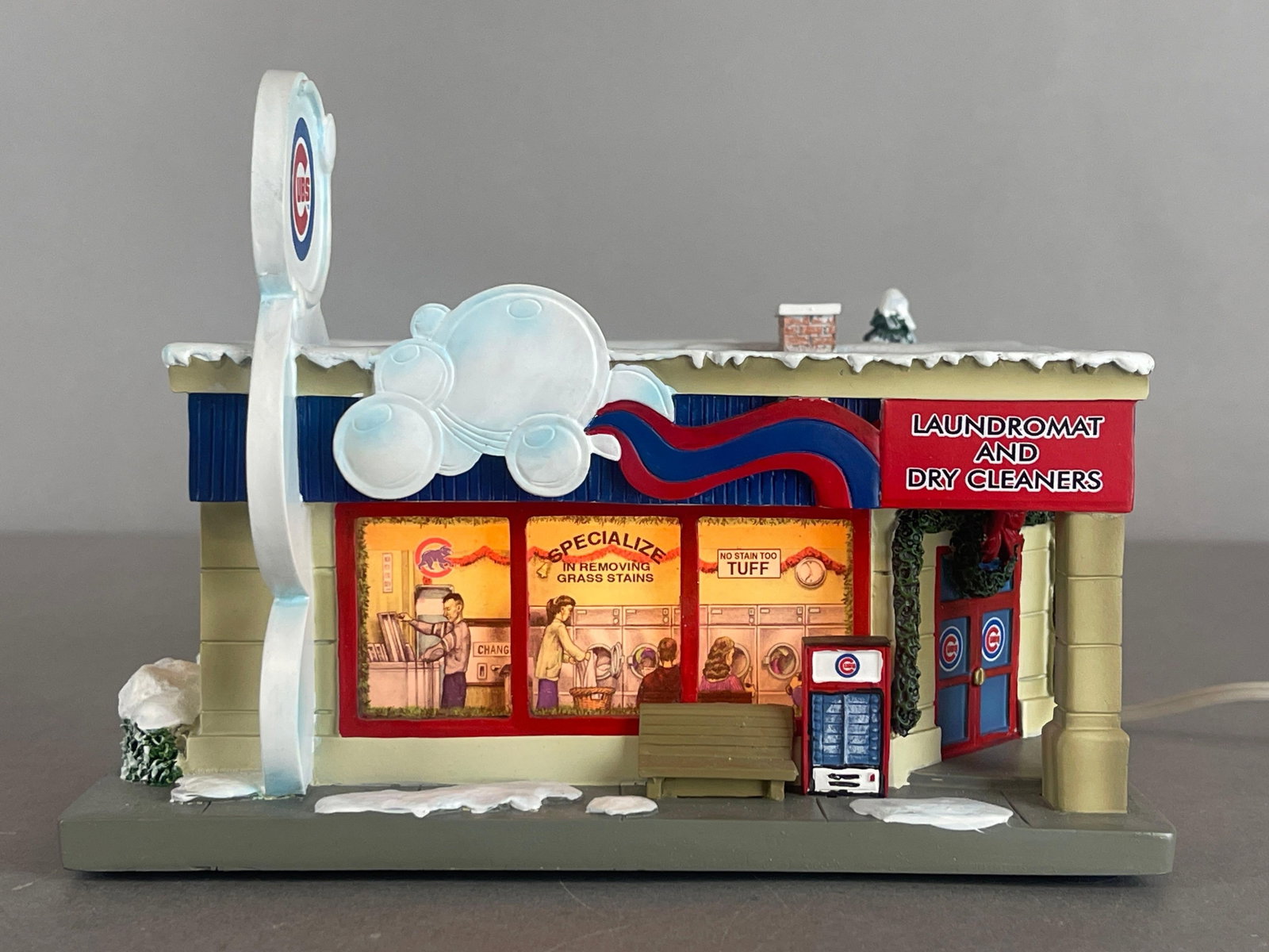 Hawthorne Village Chicago Cubs Laundromat Sculpture with Light: 2005 Christmas Collection, Measures 7 x 6 x 5 1/2 Inches