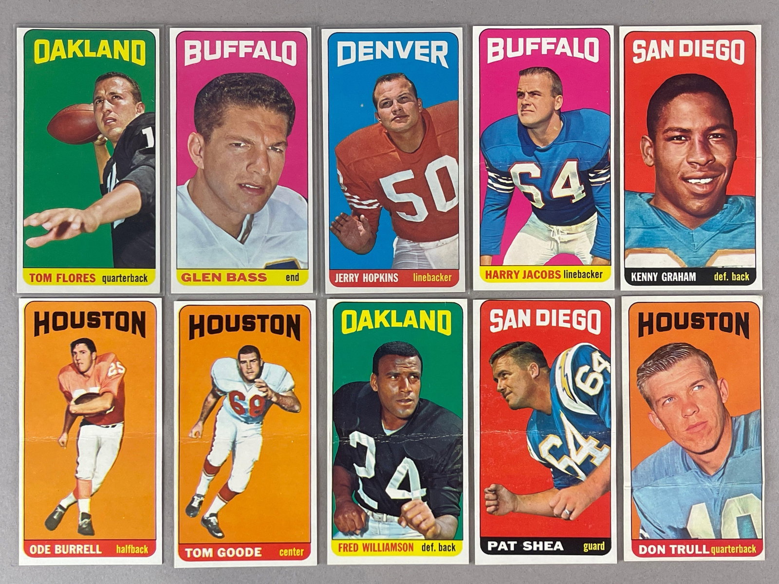 1965 Topps Football Tom Flores #139 + 9 Others: Conditions vary, Crease - EXMT