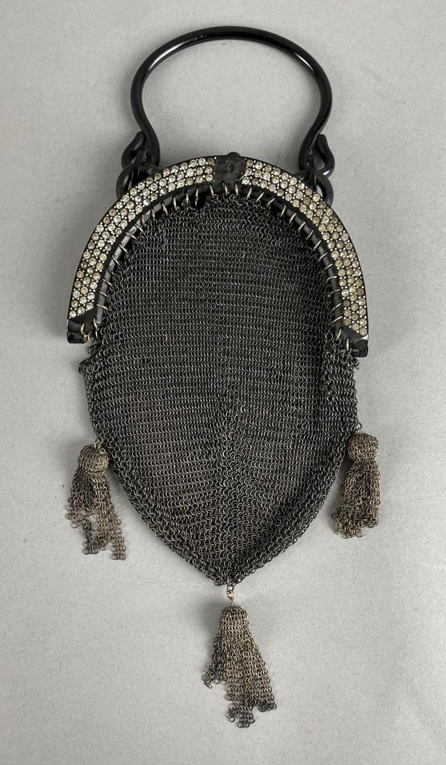 Vintage Mesh Clutch Purse: Plastic handle and structure, missing hasp,, measures 12 inches x 5 inches