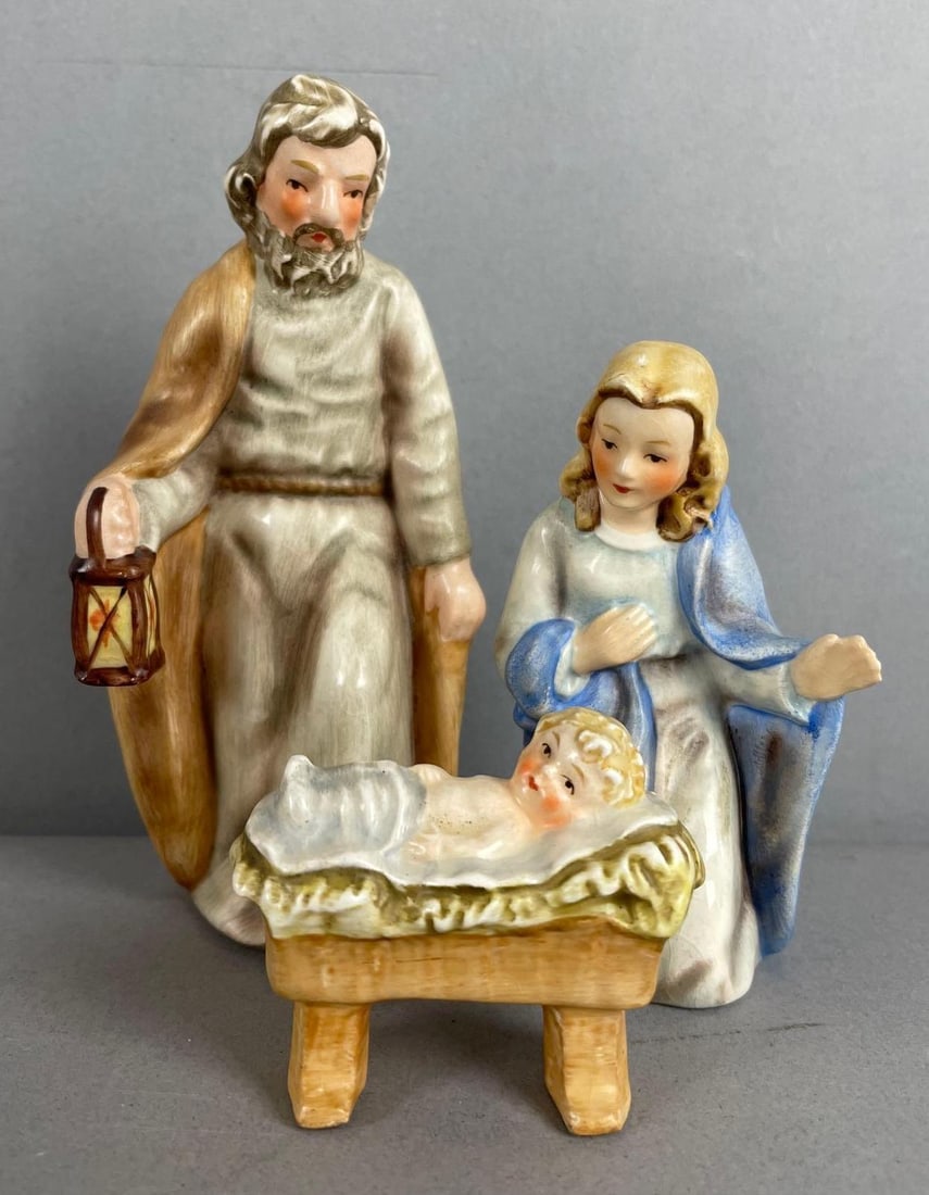 Goebel Hummel Sacrart Holy Family Nativity Figurine Set (1 of 3)