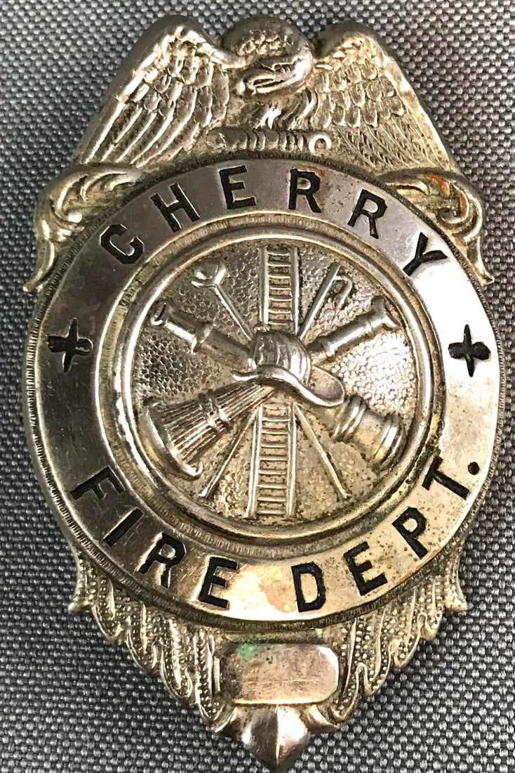 Early vintage Cherry Fire Dept Badge (1 of 3)