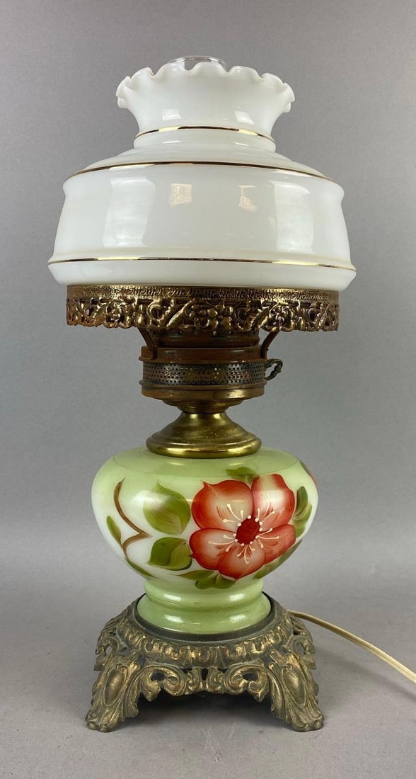 Antique 1930s Gone With The Wind Style Parlor Lamp: Base and lamp light up. Measures 16 1/2 inches