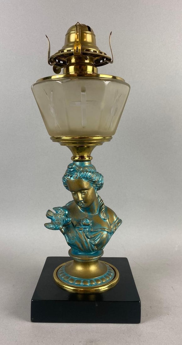 Antique 1880s Victorian Figural Lady Bust Oil Lamp: Measure 14 inches tall. Missing wick.