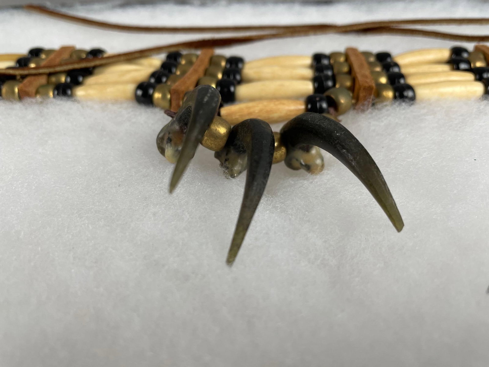 Native American Style Beaded Bear Claw Choler Necklace - 2