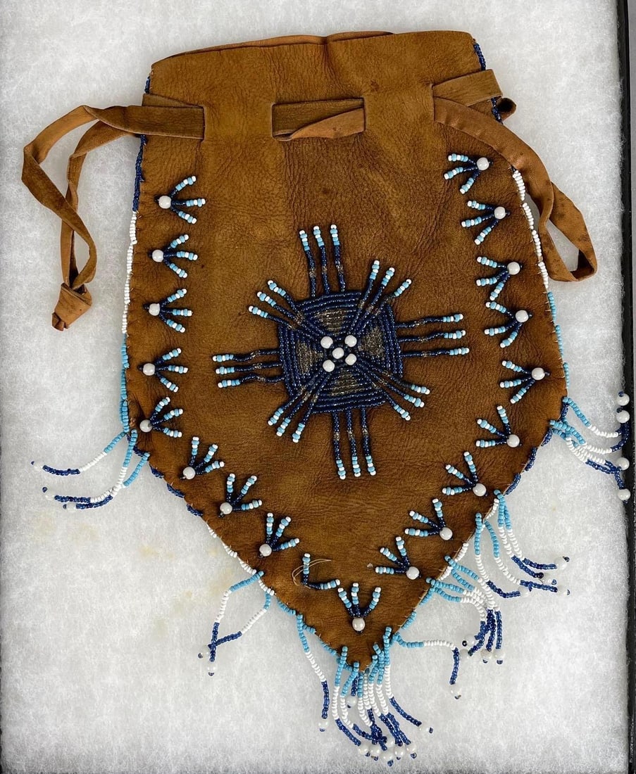 Native American Beaded Suede Bag (1 of 2)