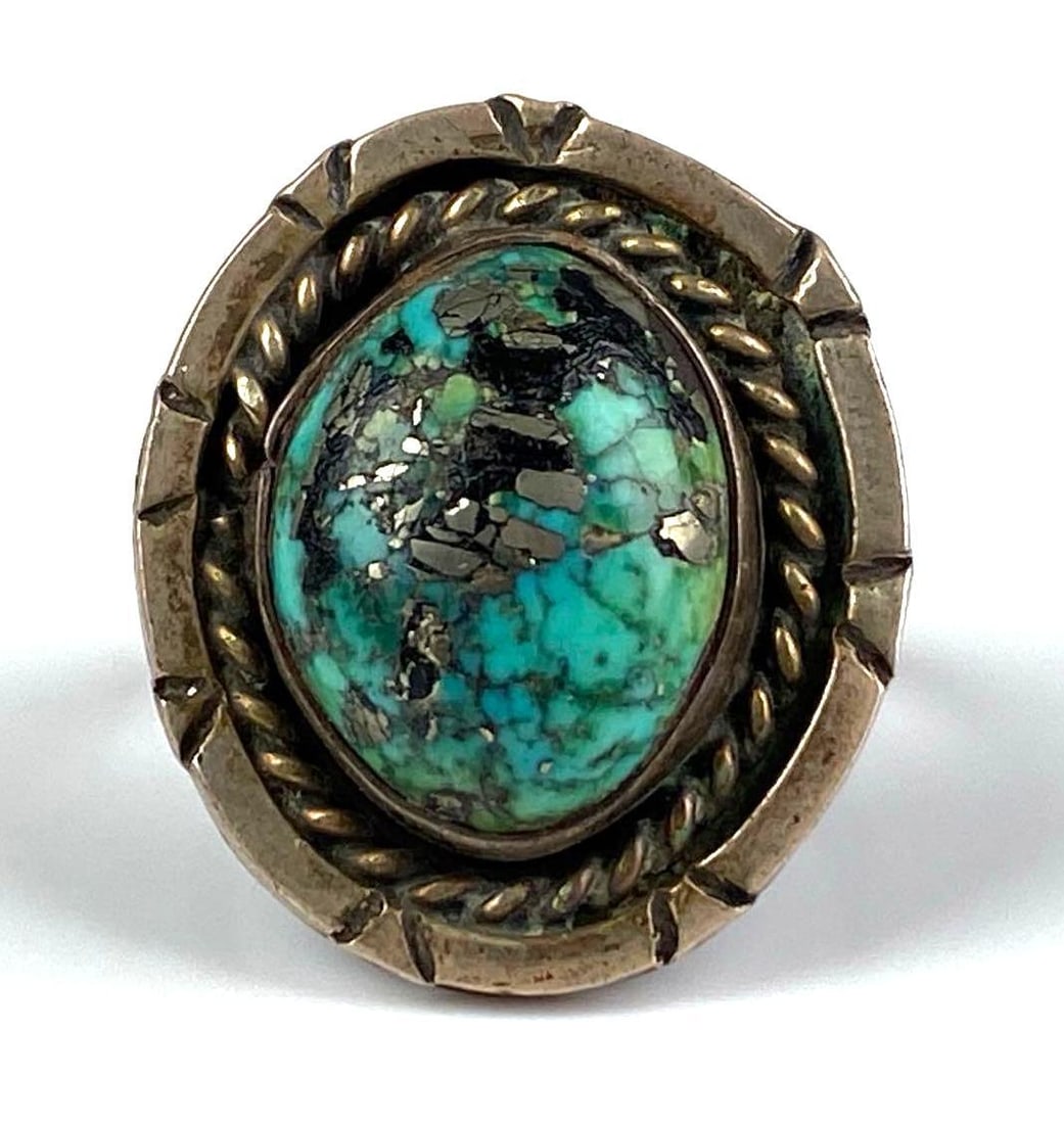 Sterling Silver Native American Turquoise Ring: Size 8