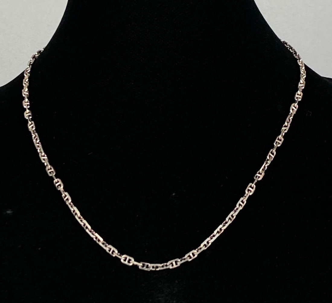 Italian Sterling Silver Mariner Link Necklace: Measures 20 inches in length
