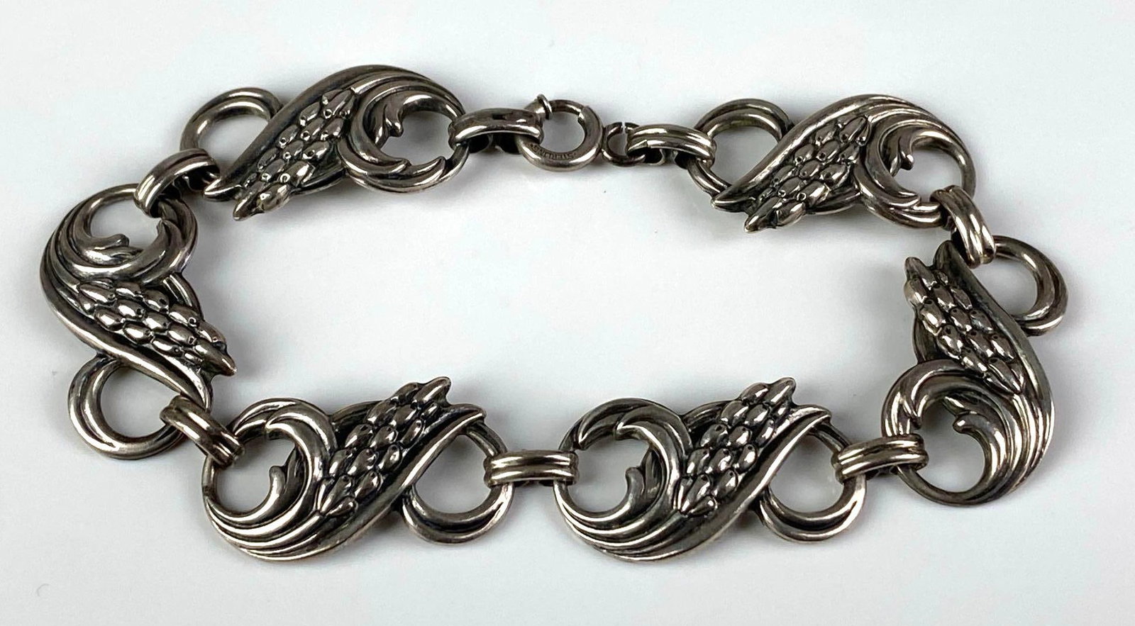 Danecraft Sterling Silver Wheat Swirl Link Bracelet: Measures 7 1/2 inches in length
