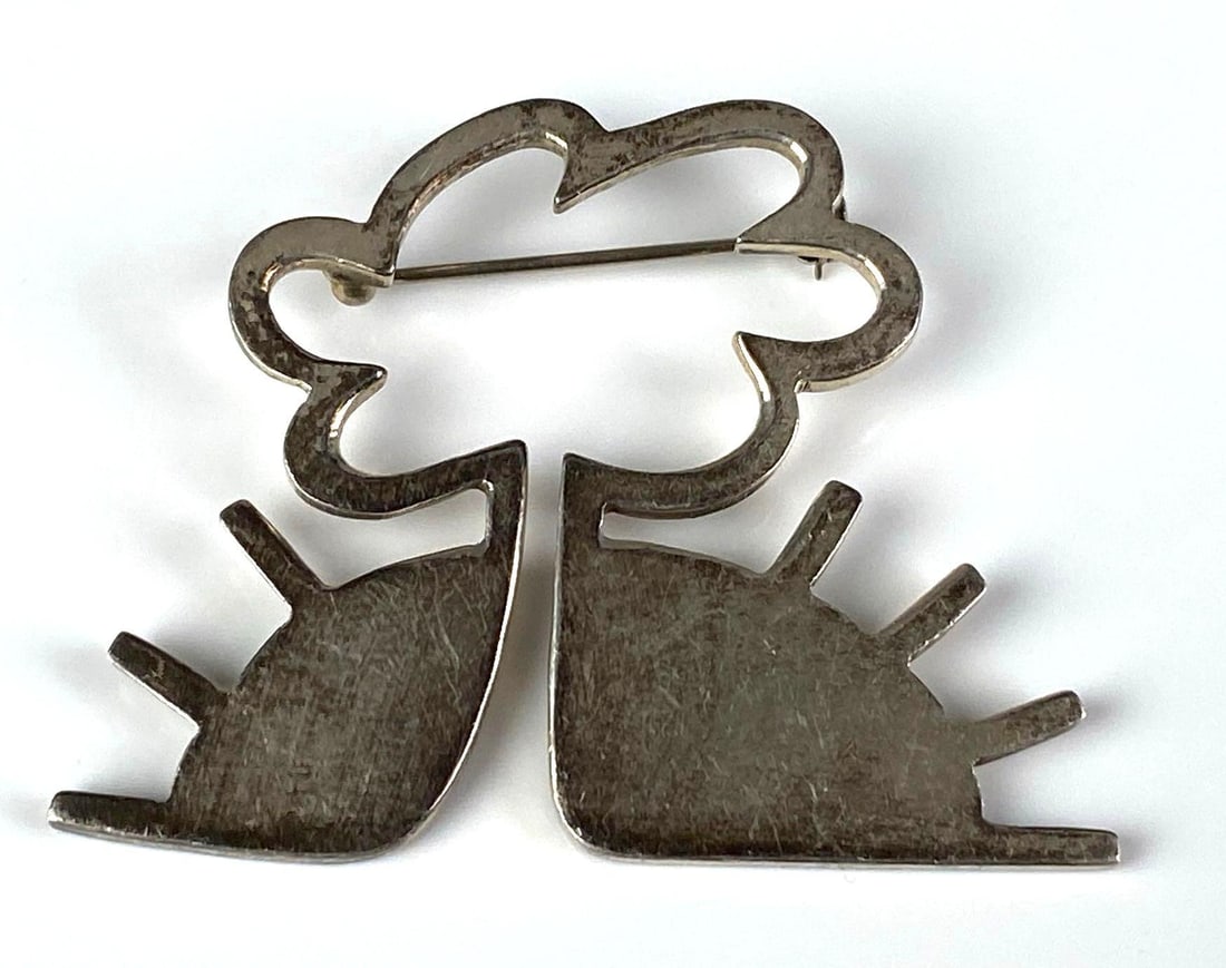Signed Sterling Silver Sun and Cloud Brooch: Measures 1 3/4 inches H x 2 1/4 inches W