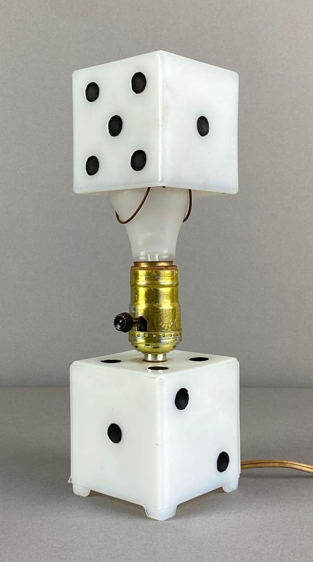 Vintage Set of Die Opalescent Art Glass Table Lamp: In working condition, measures 11 inches H x 3 inches W x 3 inches D