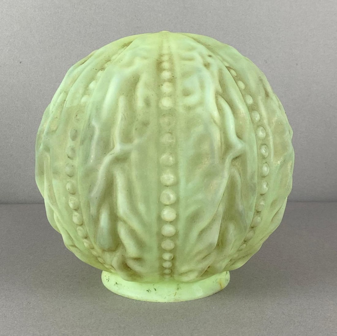 Vintage Beaded Drapes Art Glass Lamp Shade: UV reactive, Measures 6 1/40 H x 6 inches W with a 3 inches fitter