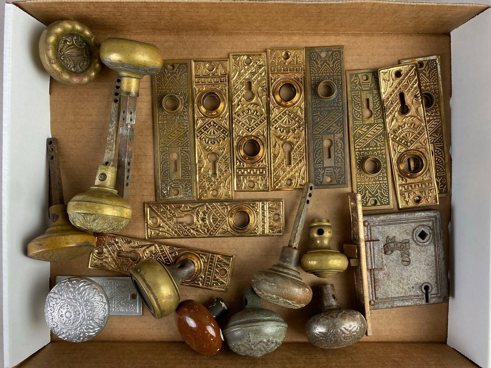Gorup of Assorted Antique 1880s Brass Doorknobs and More (1 of 3)