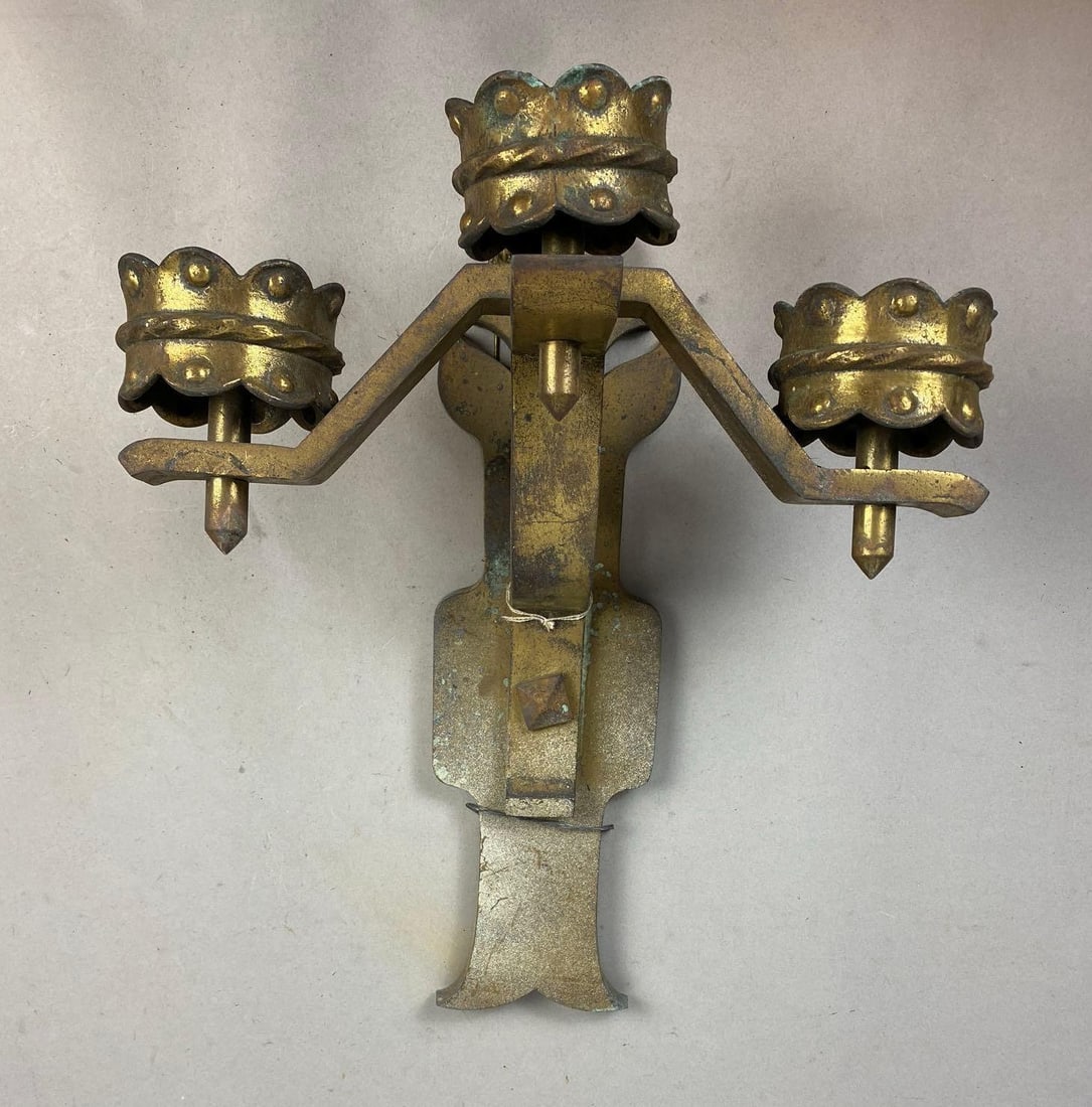 Antique 1920s 3 Leaf Clover Tri-Light Wall Scone: Will need wiring. Measures 17 inches tall.