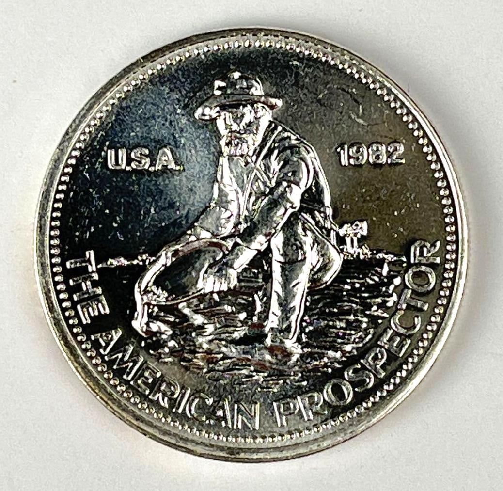 1982 Engelhard The American Prospector 1 oz 999 Fine Silver Round (1 of 2)