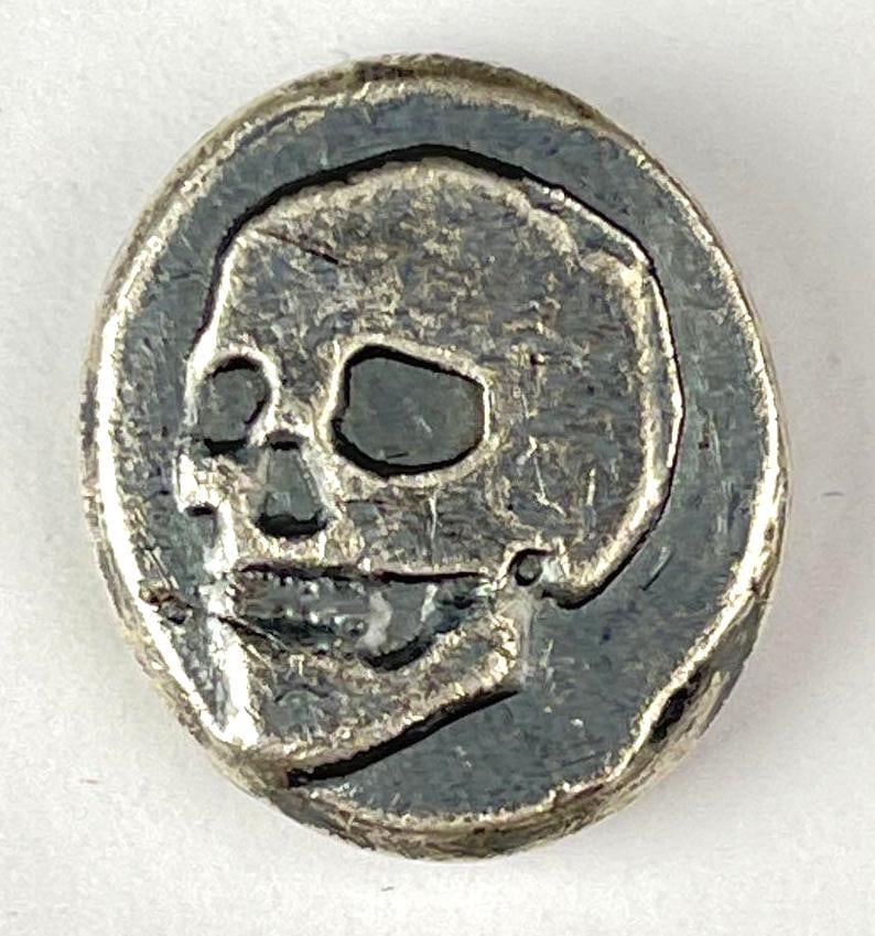 Lake House Beach Skull 1/2 oz 999 Fine Silver Round: Lake House Beach Skull 1/2 oz 999 Fine Silver Round