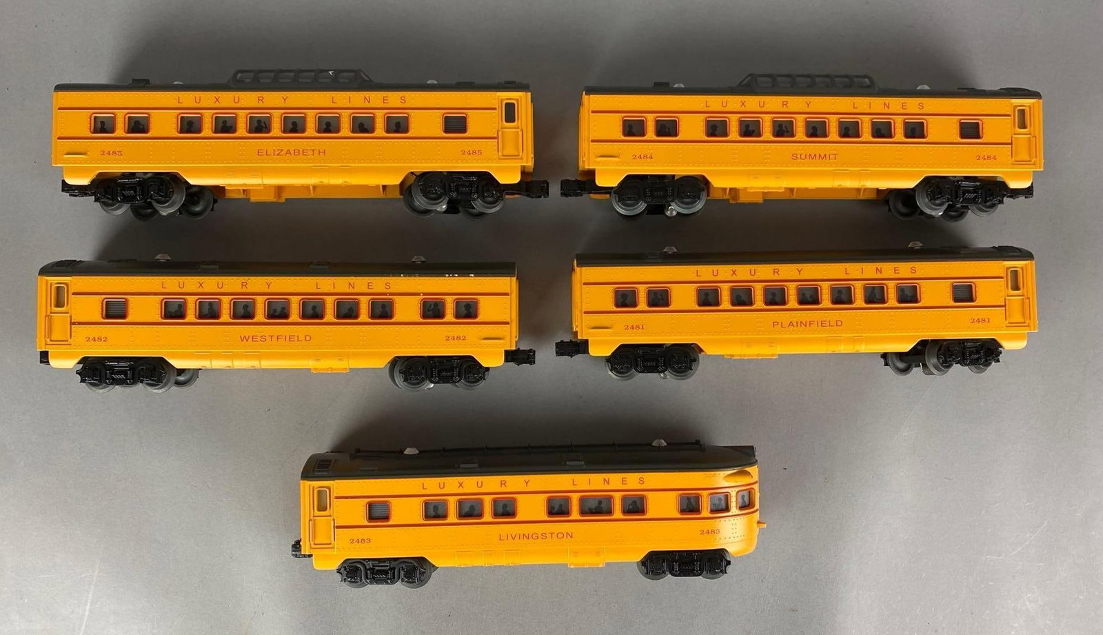Group of 5 Williams O Scale Luxury Lines Passenger Cars: Untested, longest measures 11 1/2 inches L