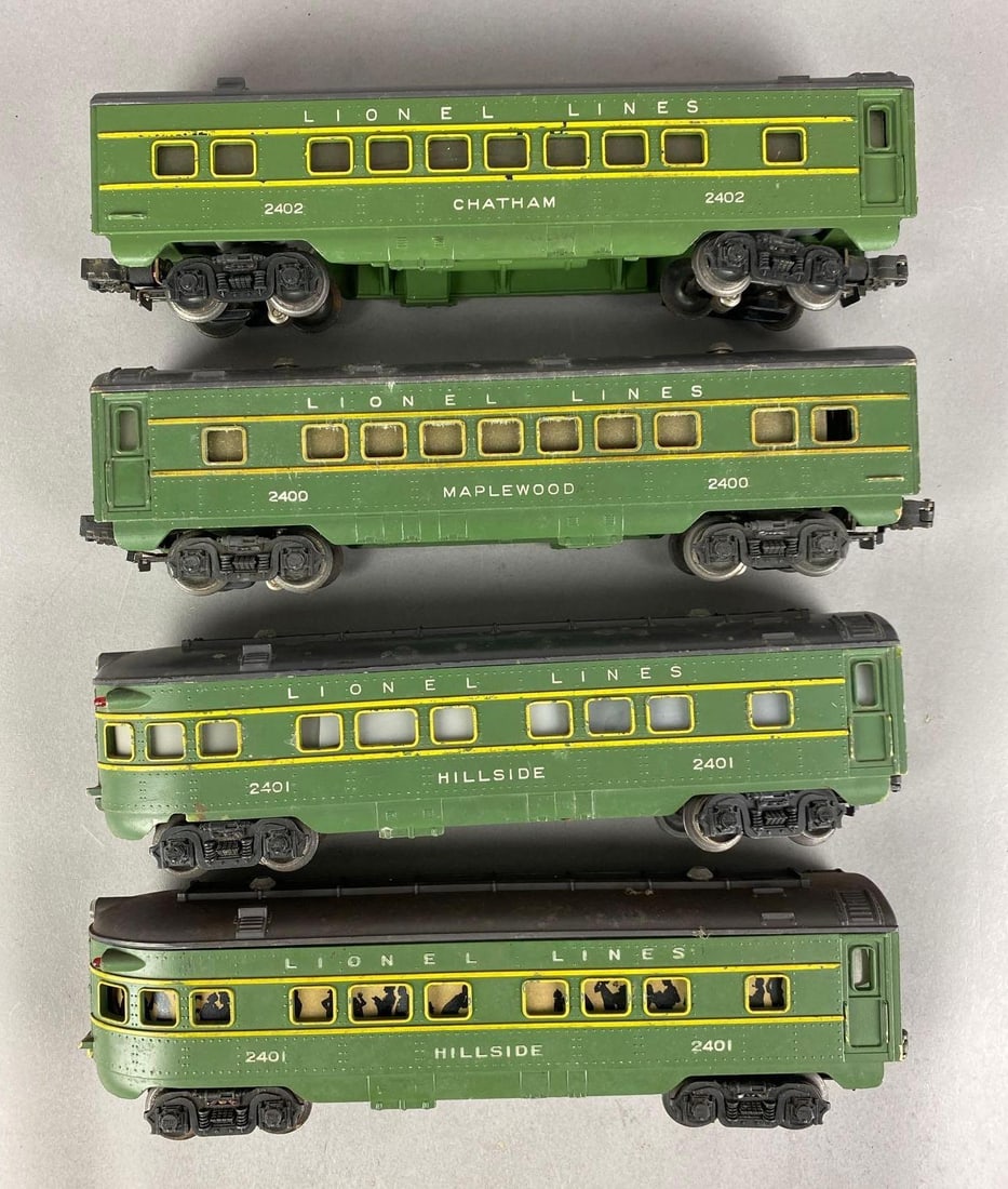 Group of 4 Lionel Lines O Scale Passenger Cars: Untested, longest measures 12 inches L