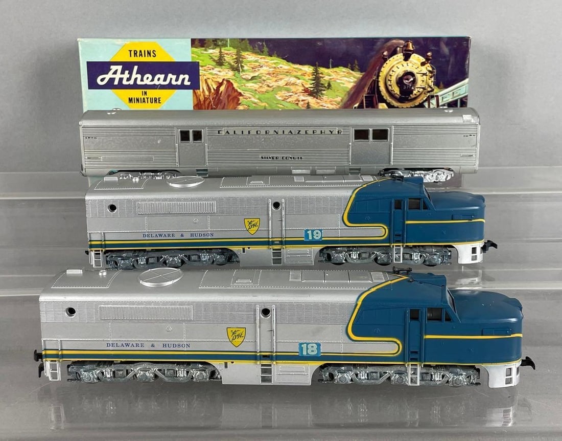 Group of 2 HO Scale ALCO PA-1 Diesel Locomotives (1 of 4)