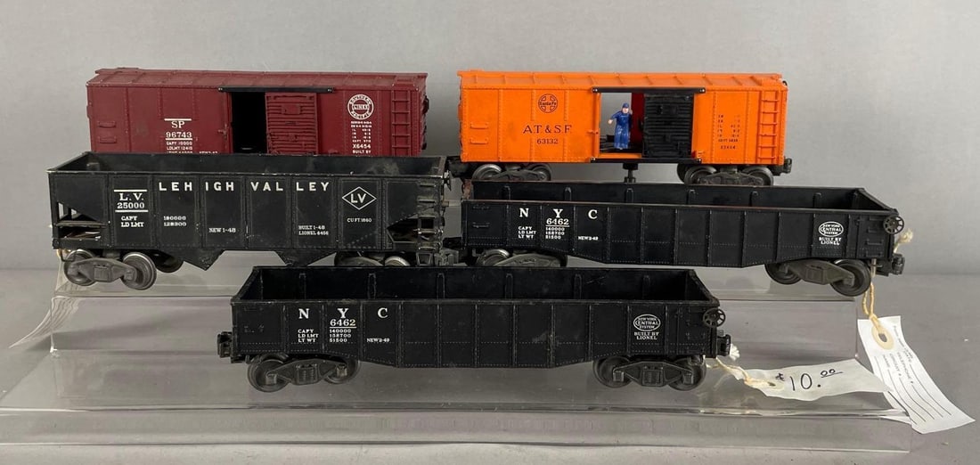 Group of 5 Lionel O Scale Freight Train Cars (1 of 3)