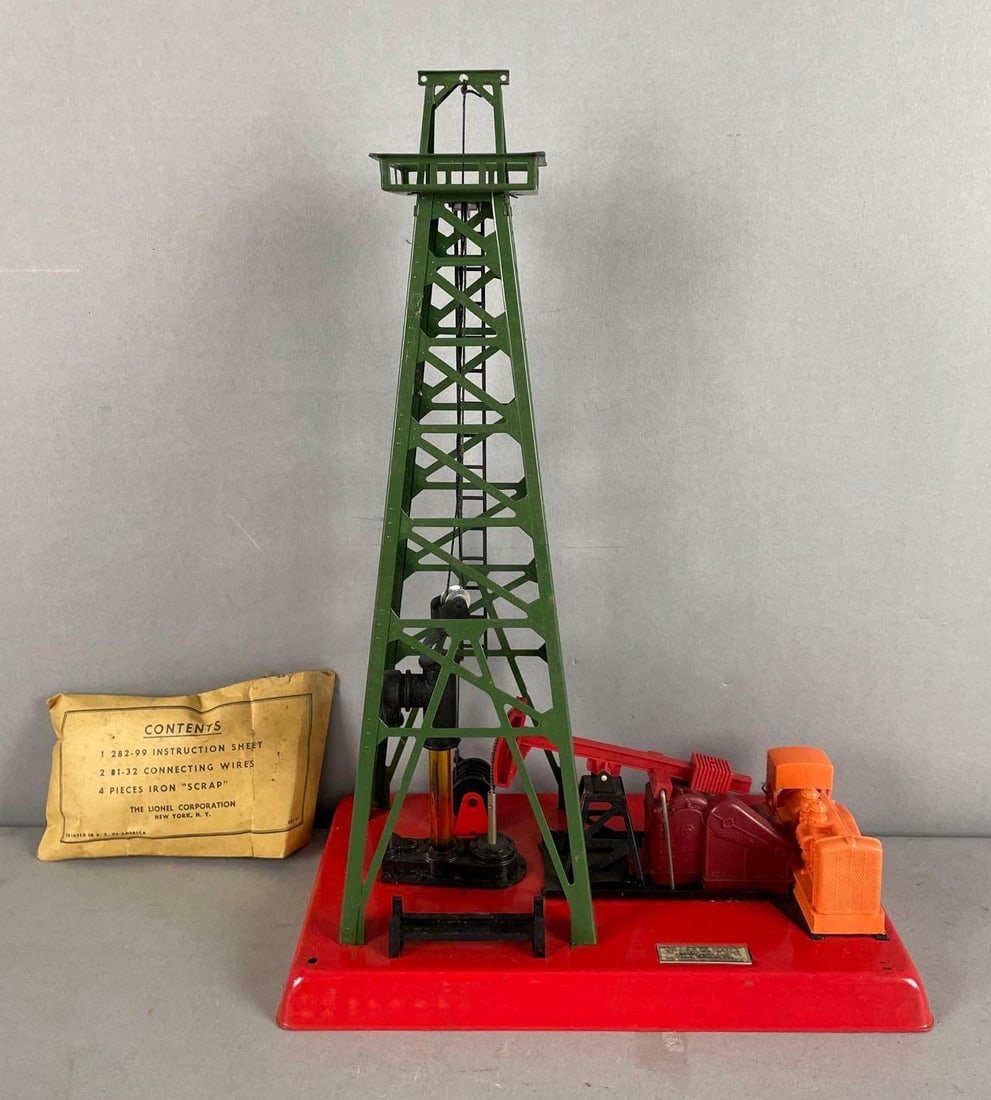 Lionel O Scale No. 455 Oil Derrick and Pumper (1 of 3)