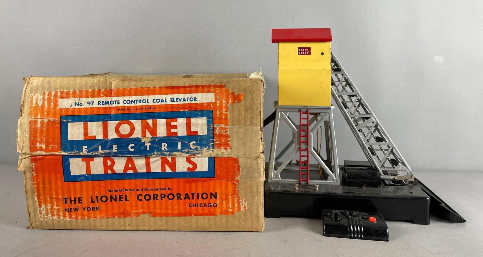 Lionel O Scale No. 97 Remote Control Coal Elevator (1 of 5)