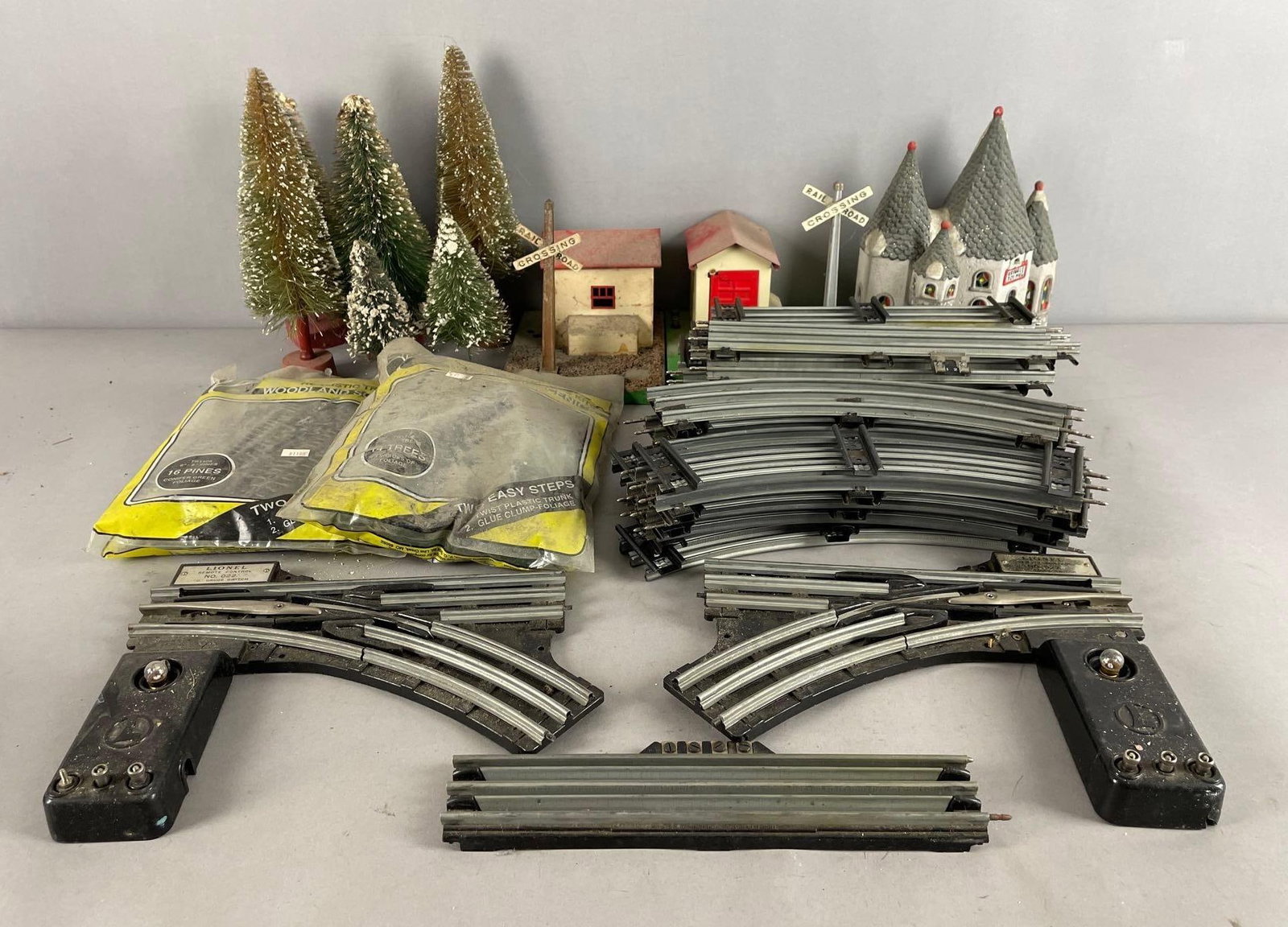 Group of Lionel O Scale Train Tracks and Accessories (1 of 3)