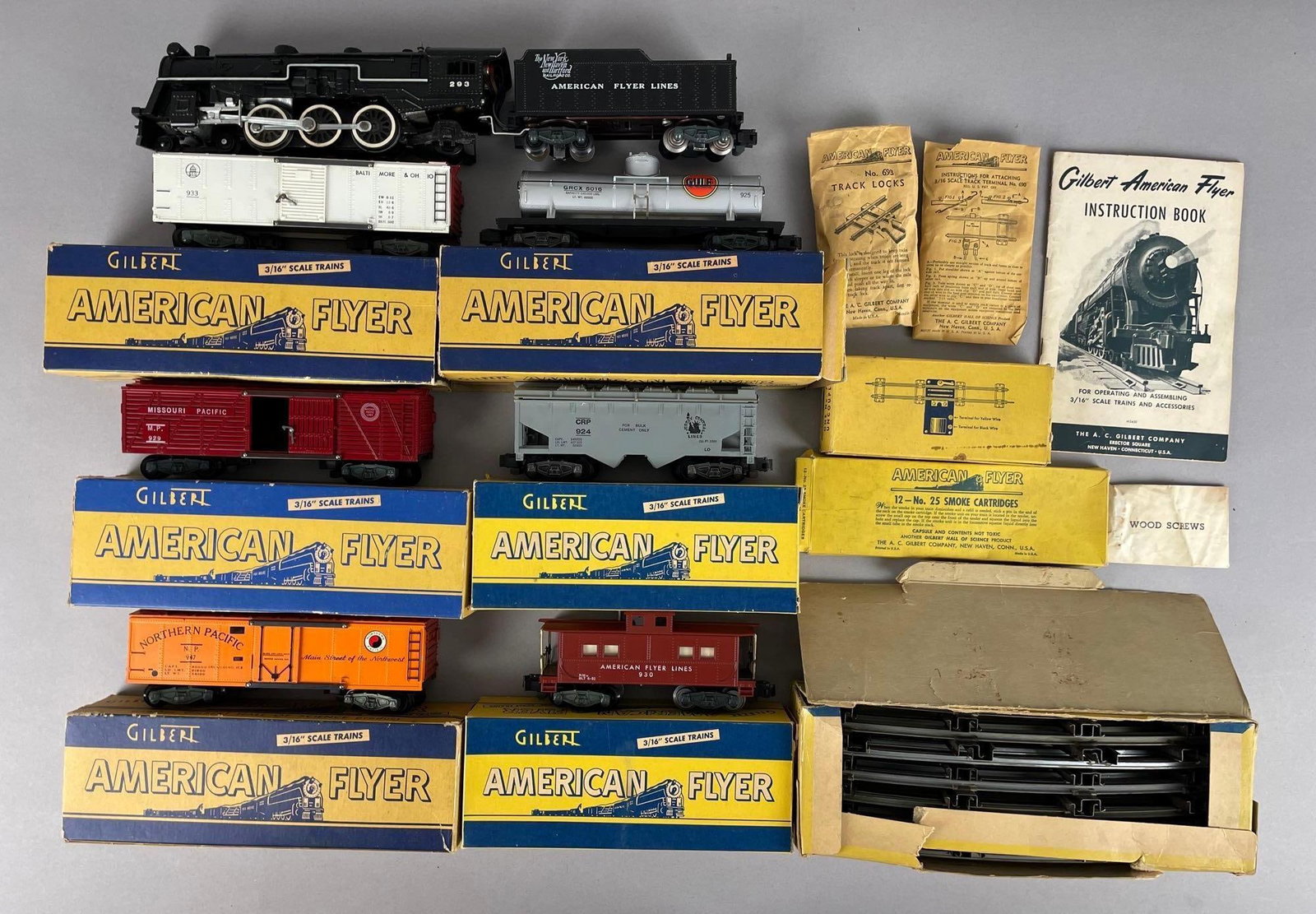 American Flyer S Scale Steam Locomotive Train Set: 4-6-2 293 with tender, curved tracks, refrigerator car and more