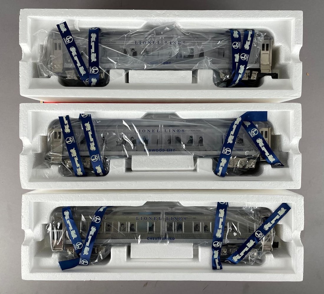 Group of 3 Lionel O Scale Clear Madison Passenger Train Cars: 2 coaches and observatory, new in packaging