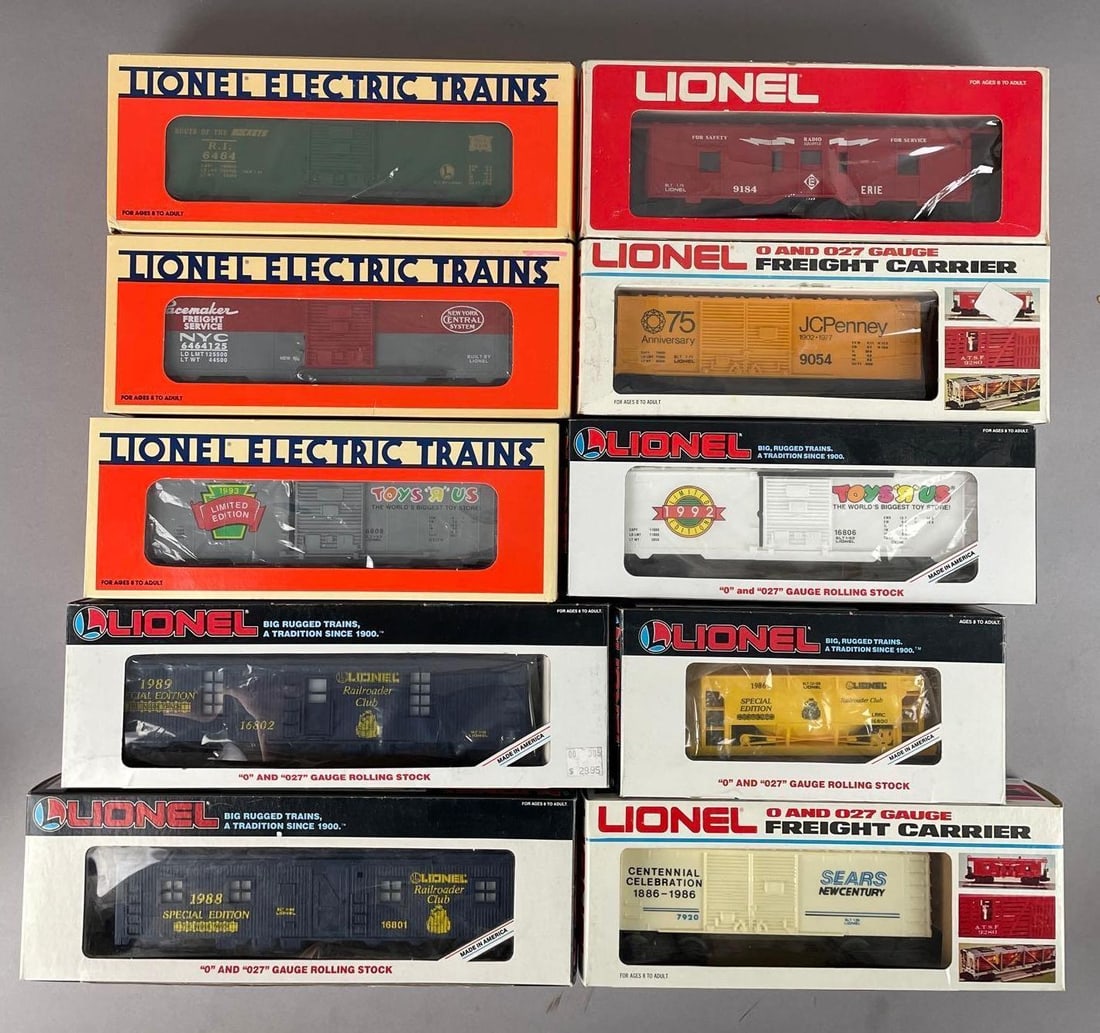 Group of Lionel O Scale Freight Train Cars (1 of 2)