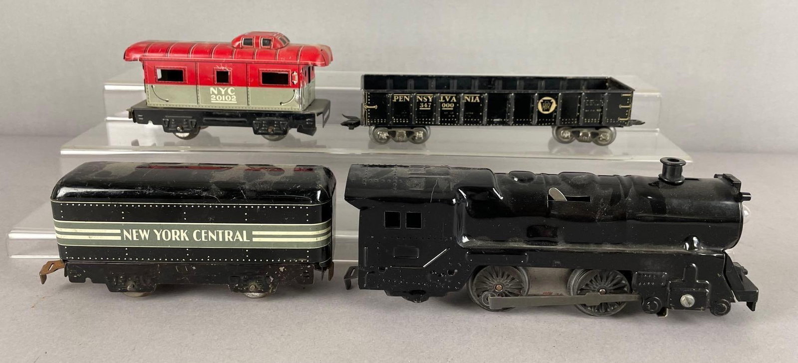 Marx O Scale Tin Wind-Up Steam Locomotive and Freight Train Cars (1 of 3)