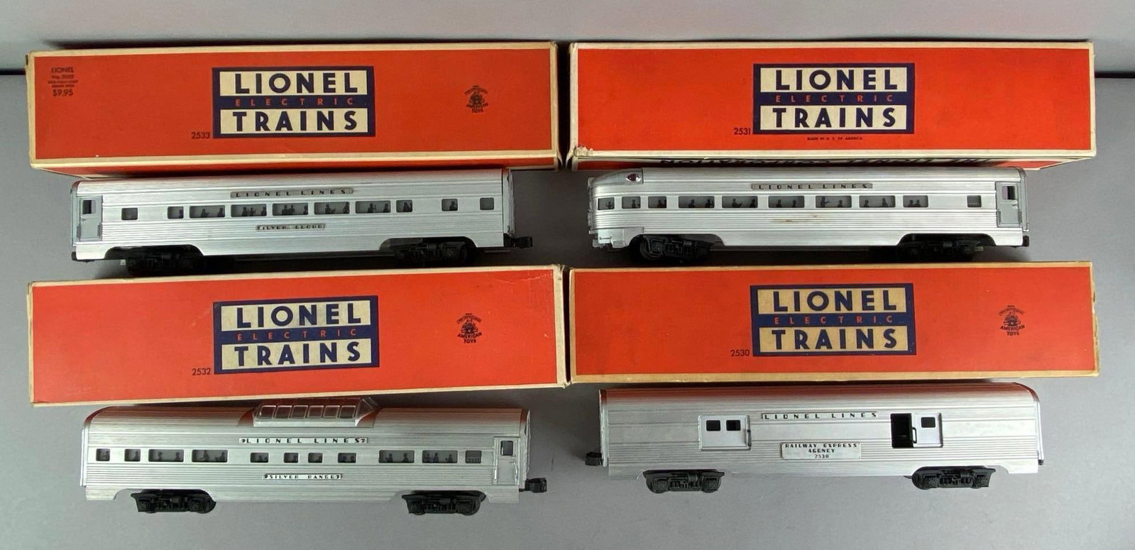 Group of 4 Lionel Lines O Scale Passenger Train Cars (1 of 4)