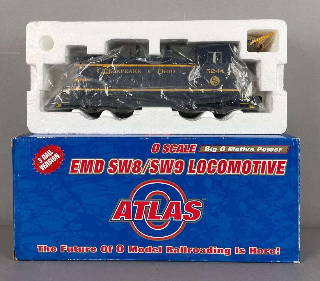 Atlas O Scale EMD SW9 Chesapeake and Ohio Diesel Locomotive: New in original packaging