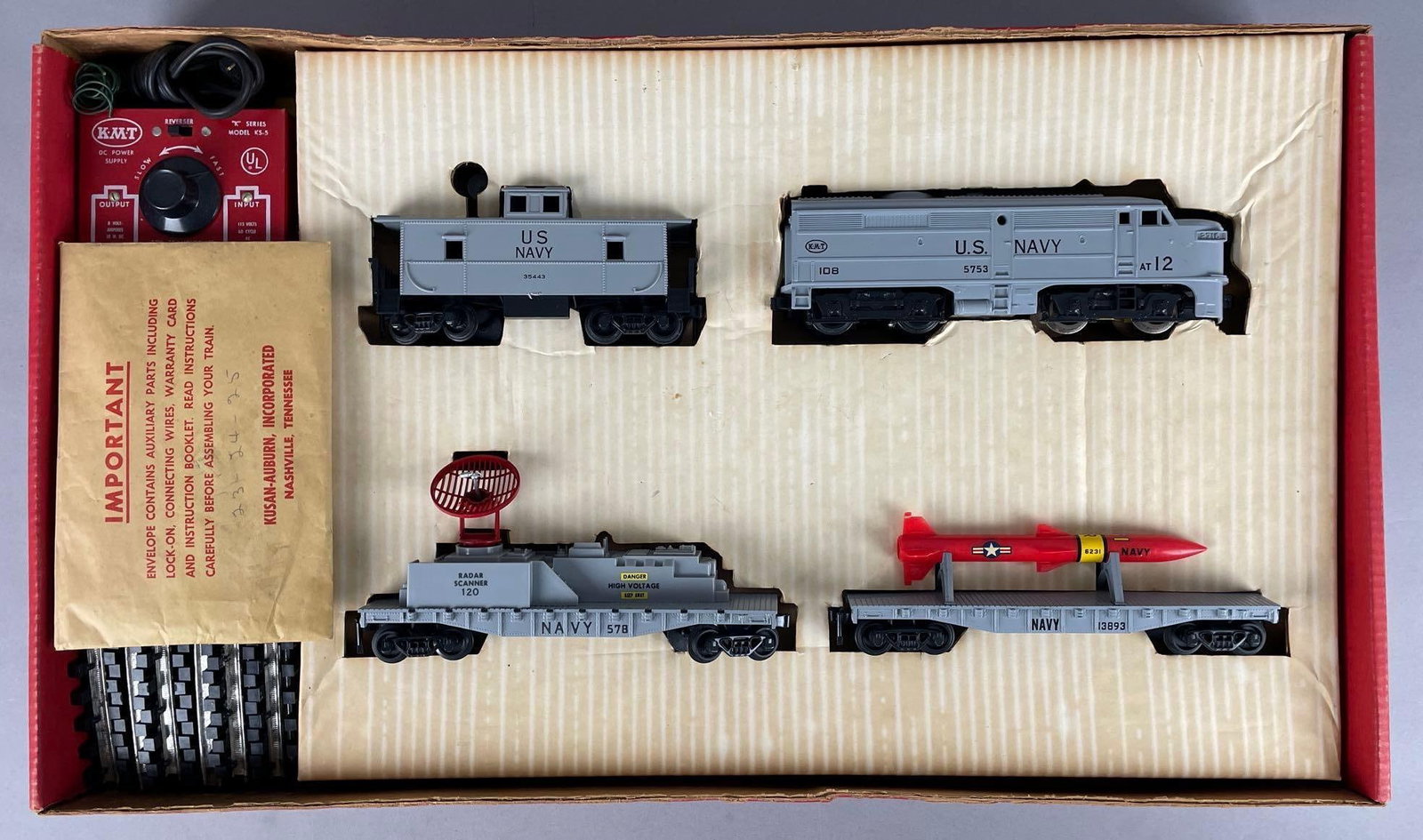 Kusan-KMT O Scale US Navy Train Set: Original packaging, diesel locomotive