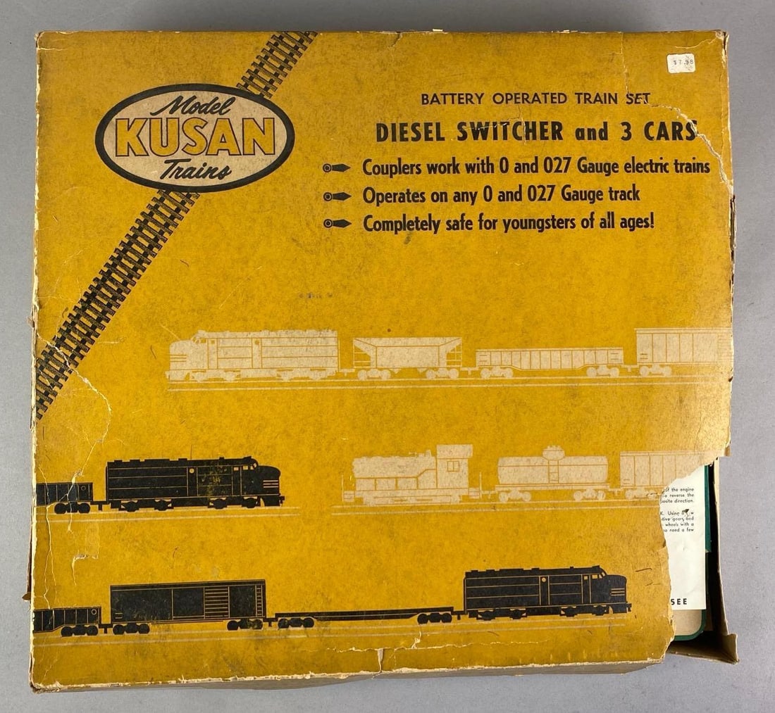 Kusan Model Trains O Scale Battery Operated Train Set: Untested, Significant wear shown on box, set seems complete, box measures 17 inches H x 19 inches W x 2 1/2 inches D